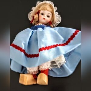 MADAME ALEXANDER DOLL FROM HOLLAND 8"